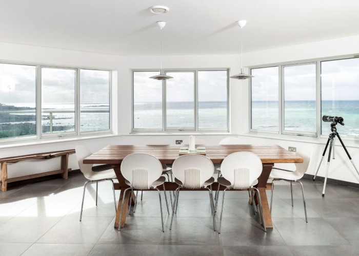 2. Diningroom