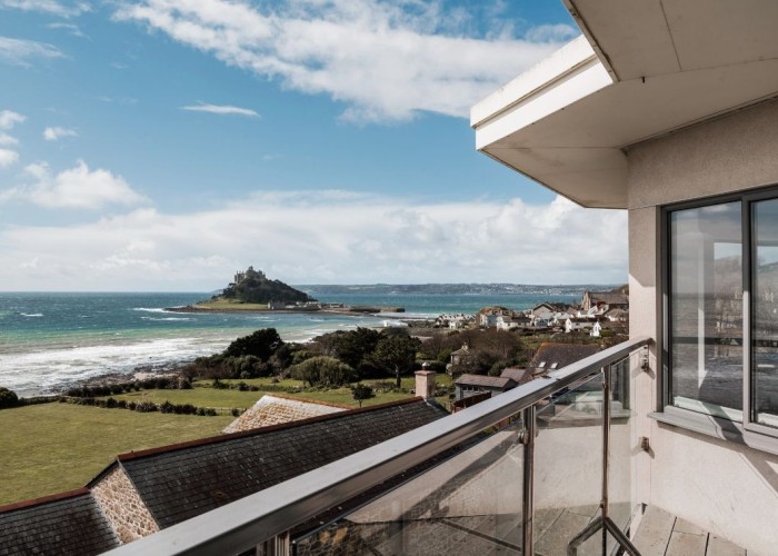 27. Sea / Beach View, Balcony