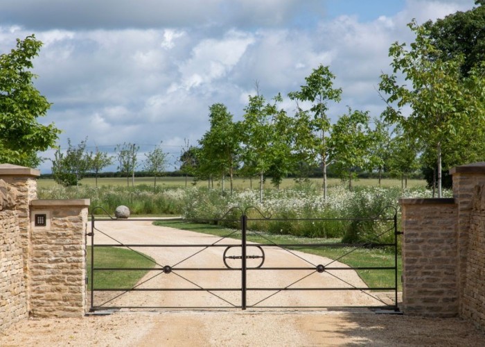 49. Gate