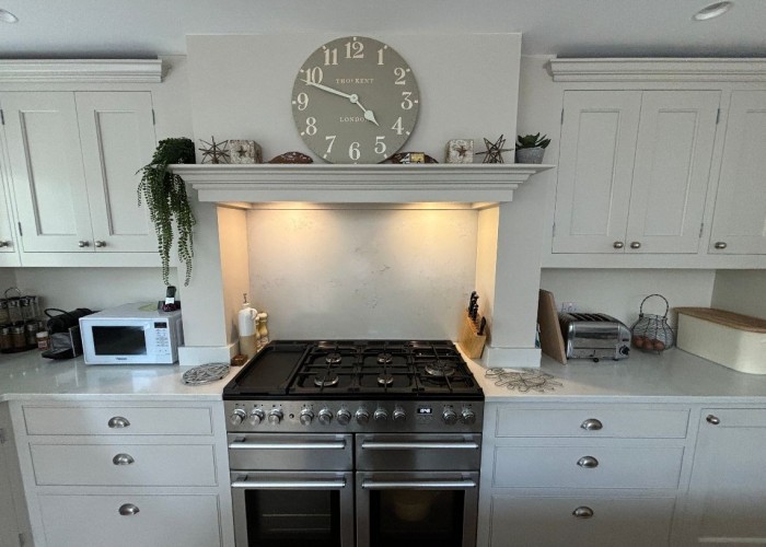 5. Kitchen (Gas Hob)