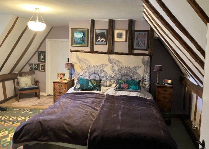 13. Bedroom (Twin Beds)