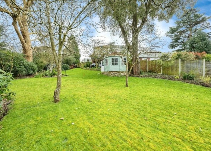 27. Garden (Rear, Large)