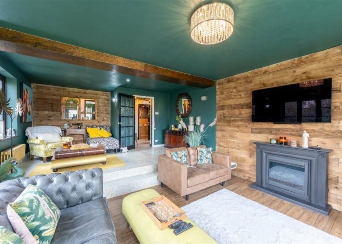 6. Livingroom
