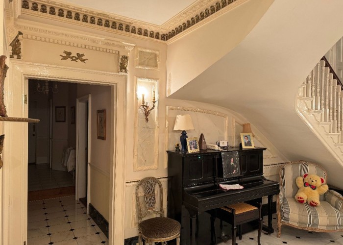 6. Piano