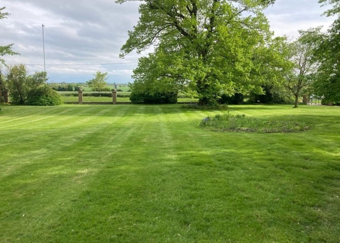 35. Garden (Rear, Large)