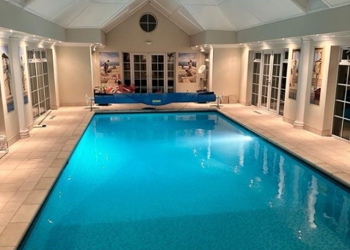 20. Swimming-pool