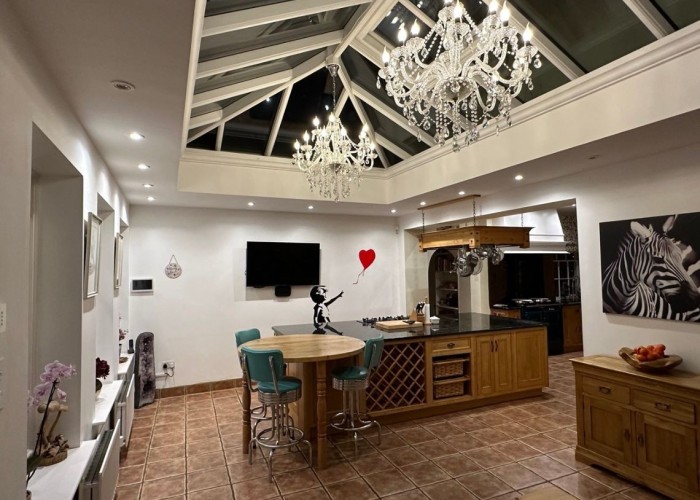 13. Kitchen (With Island), Skylight