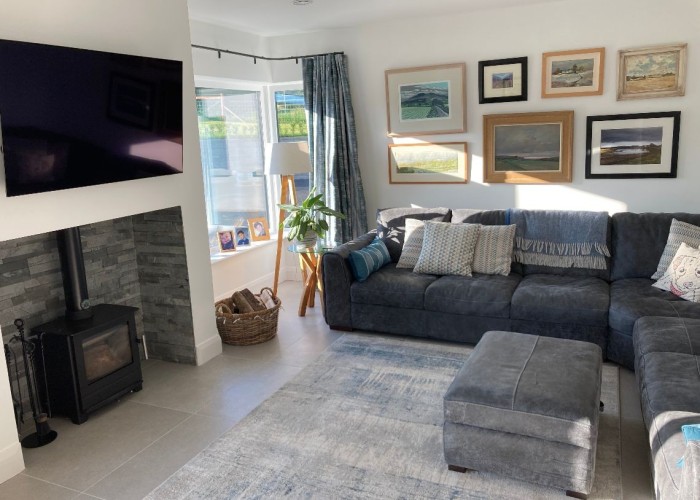 16. Livingroom, Fireplace