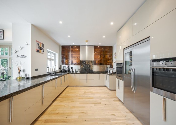3. Kitchen (Cream or White units), Kitchen (Modern), Kitchen (Electric/Induction Hob)
