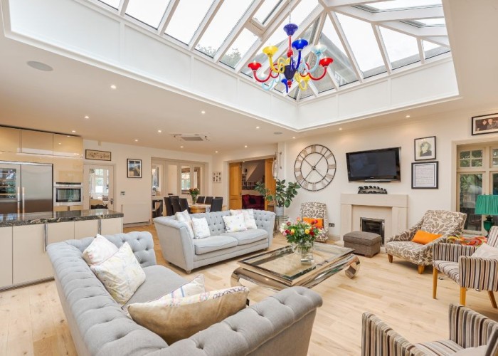 6. Livingroom, Skylight