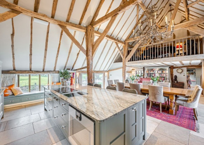 9. Kitchen (With Island), Kitchen (Coloured units), Kitchen (Modern), Kitchen With Table, Kitchen (Electric/Induction Hob)