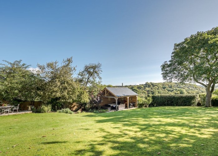 33. Garden (Rear, Large)