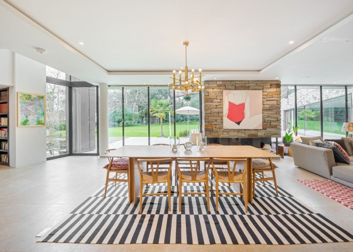 14. Diningroom