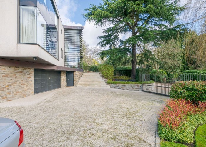 3. Driveway, Coronavirus-Friendly