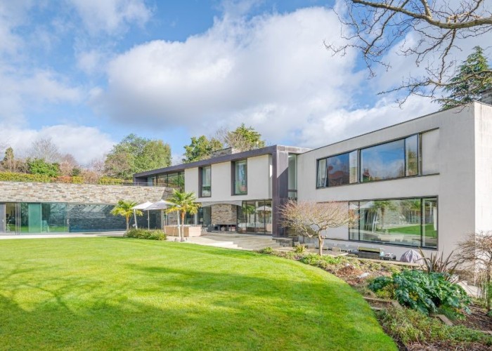41. Garden (Rear, Large)