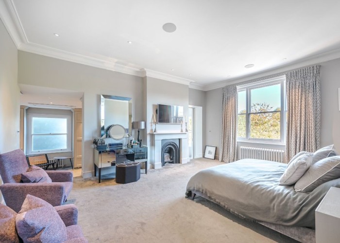 24. Fireplace, Bedroom (Double)