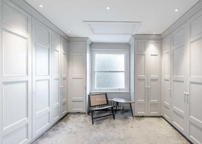 40. Dressing Room/Walk-in Wardrobe