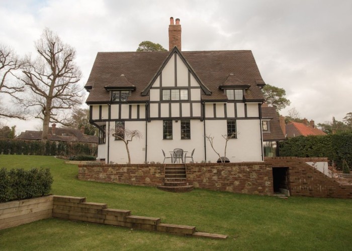 42. Garden (Rear, Large)