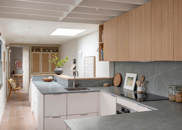 6. Kitchen (Cream or White units)