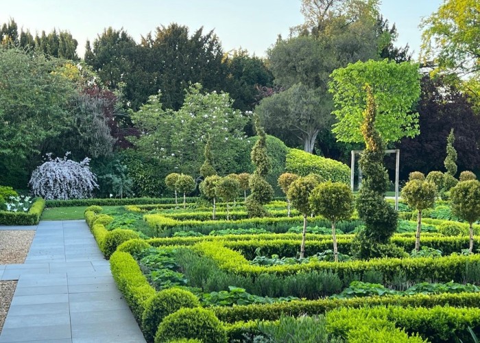 31. Formal Gardens, Garden (Rear, Large)