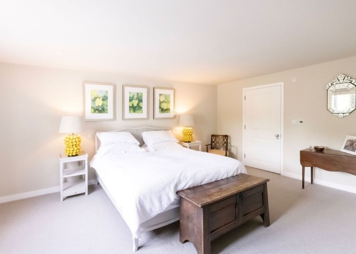 15. Bedroom (Master/En-Suite)