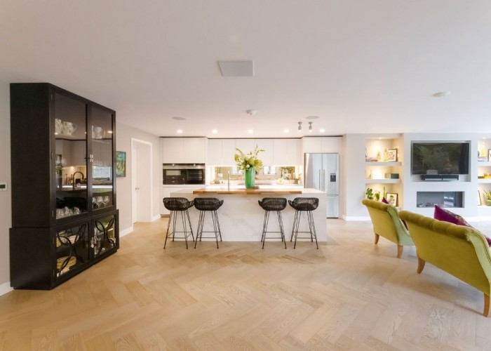3. Kitchen (With Island), Kitchen (Modern), Kitchen (White units), Kitchen (Electric/Induction Hob)
