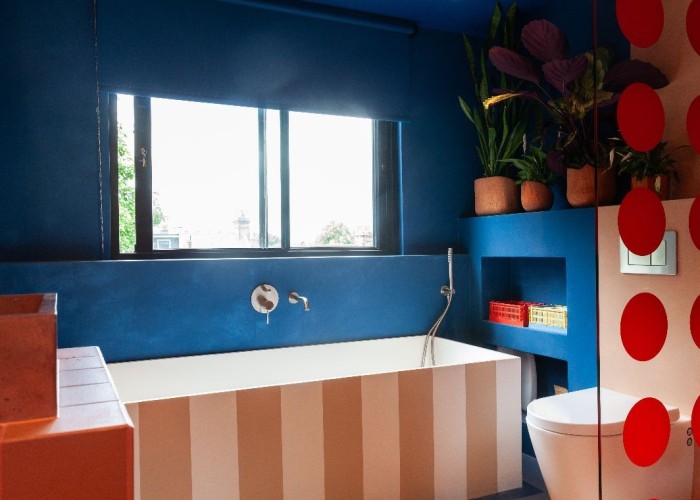 22. Bathroom (Shower and bath)