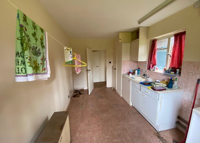 17. Kitchen