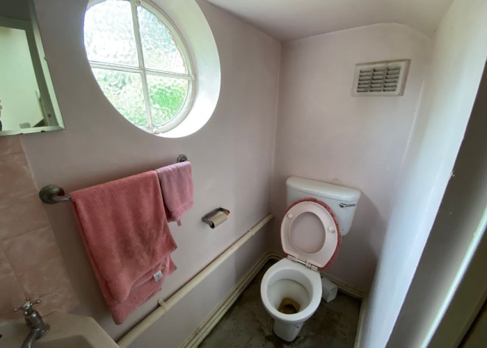 20. Toilet