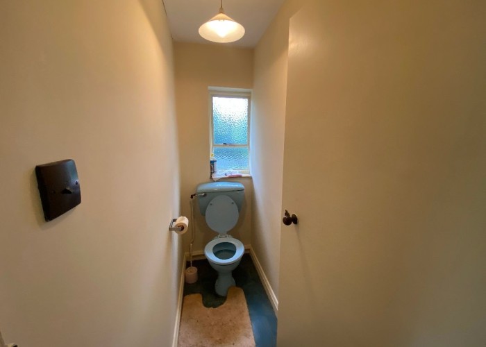 35. Toilet