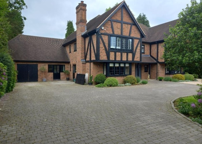 3. Driveway, Coronavirus-Friendly