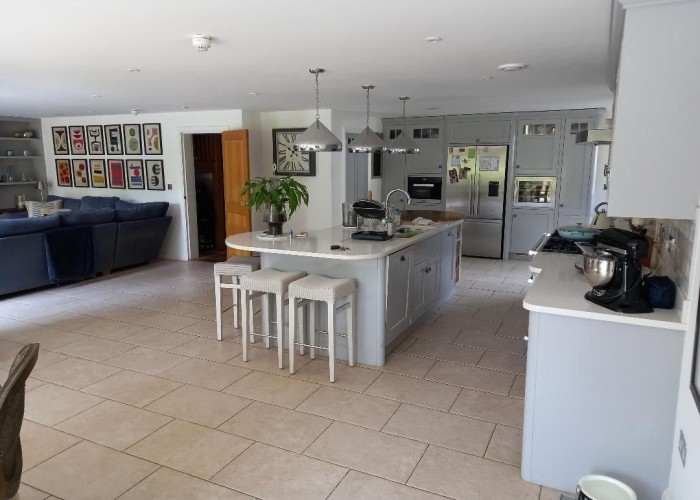 7. Kitchen (With Island), Kitchen (Modern), Kitchen With Table, Kitchen (White units), Kitchen (Gas Hob)