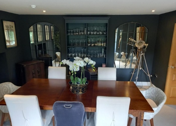 13. Diningroom