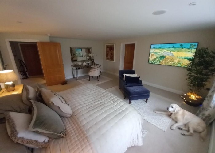 24. Bedroom (Master/En-Suite)