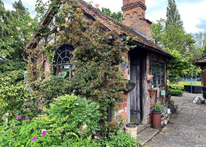 33. Shed