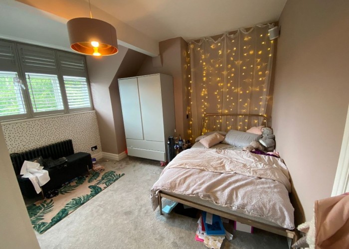 12. Bedroom (Master/En-Suite)
