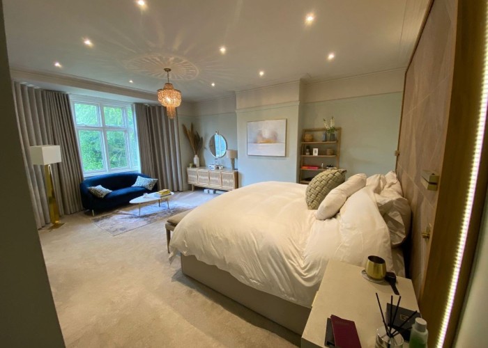 19. Bedroom (Master/En-Suite)