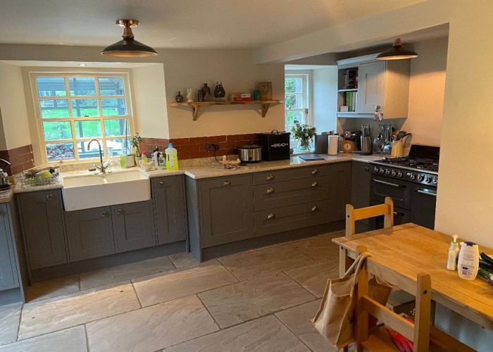 6. Kitchen (Coloured units), Kitchen (Modern), Kitchen With Table, Kitchen (Gas Hob)