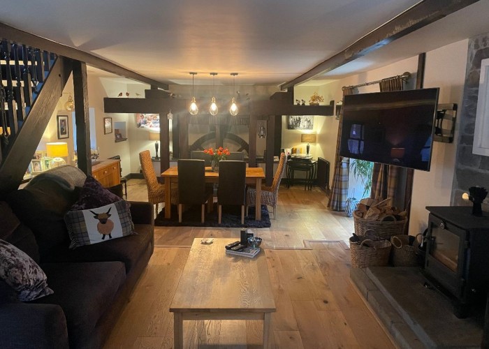 7. Livingroom, Diningroom