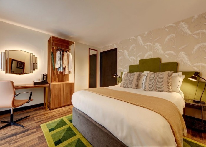 17. Hotel Room