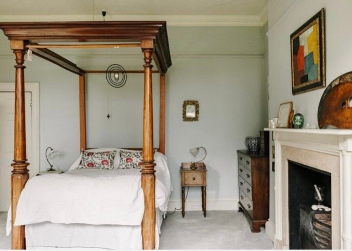 20. Fireplace, Bedroom (Double)