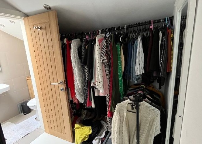 25. Dressing Room/Walk-in Wardrobe