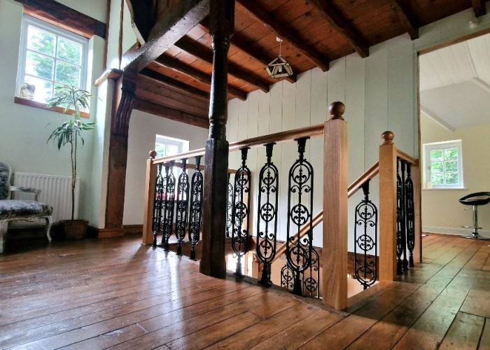 22. Stairway / Staircase, Landing