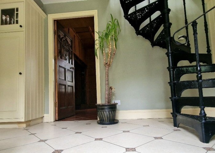 10. Staircase (Spiral)