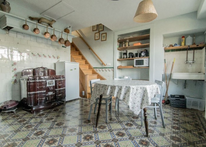 2. Kitchen With Table