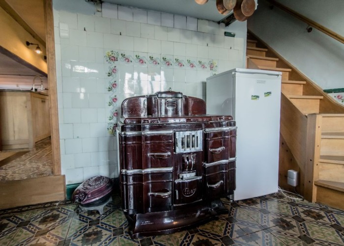 3. Kitchen (Gas Hob)
