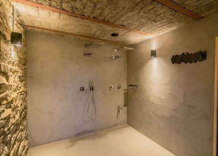 20. Shower Room