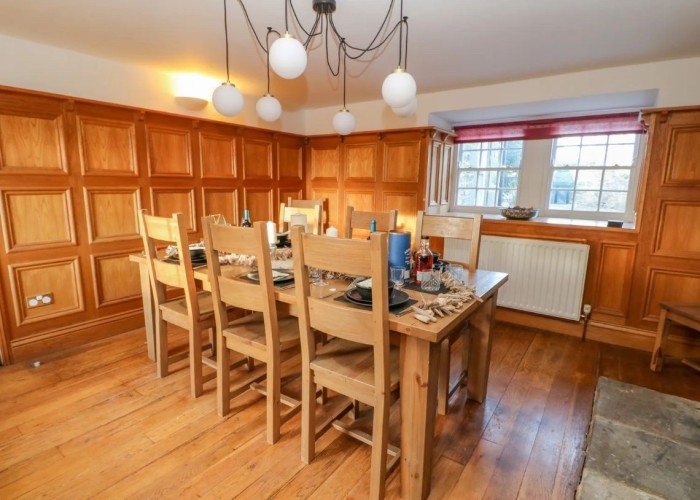 10. Diningroom