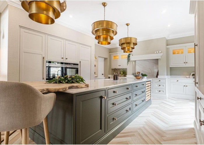 10. Kitchen (With Island), Kitchen (Cream or White units), Kitchen (Modern), Kitchen (White units), Kitchen (Electric/Induction Hob)