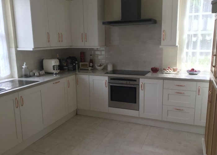 7. Kitchen (Modern), Kitchen (White units), Kitchen (Electric/Induction Hob)